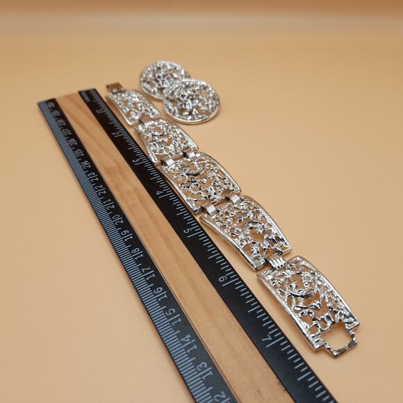 Vintage Sarah Coventry Set: Bracelet Clip Earrings, Frozen Lace, 1970s - Picture 8 of 10